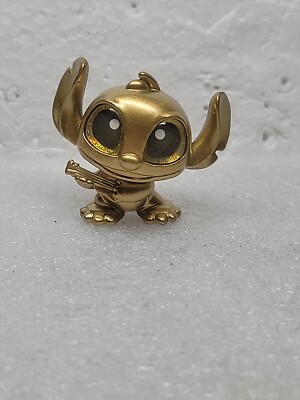 Disney Doorables 2024 SDCC Exclusive Gold Ukulele Stitch Chase Figure UCC
