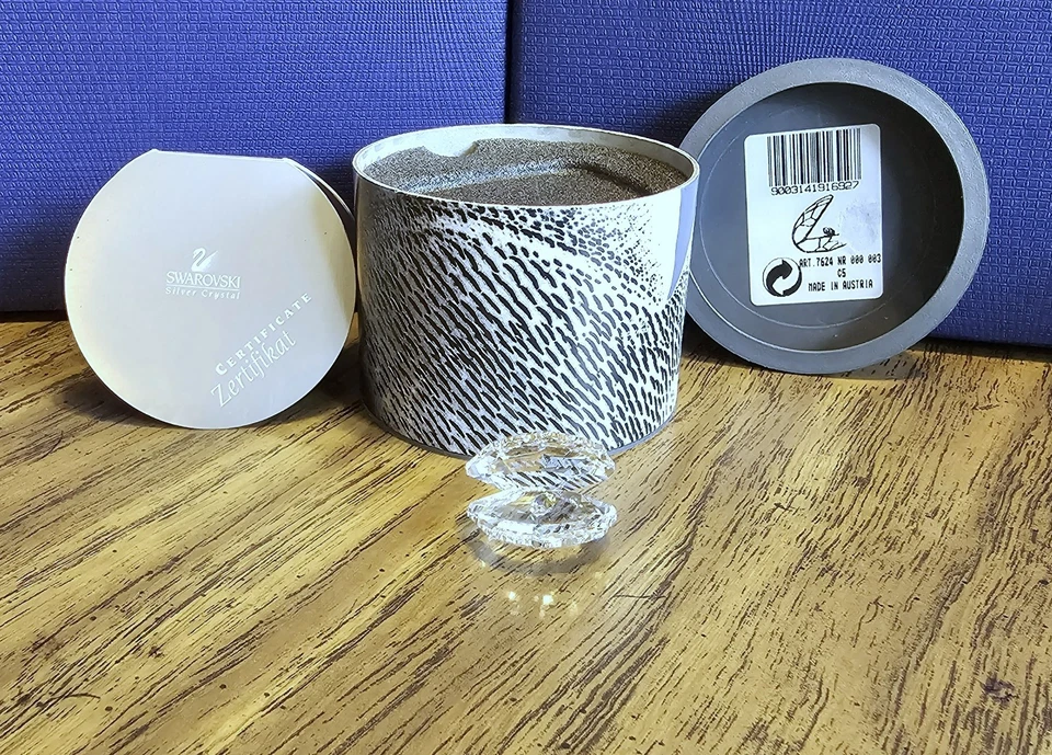 🦪 Swarovski Crystal 1995 South Sea, Small Open Clam Oyster Shell Figurine, NIB - Image 2 of 4