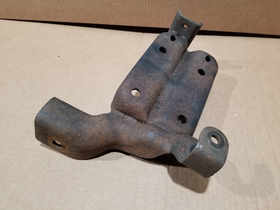 99-04 Ford Super Duty F350 Dana 60 eje delantero almohadilla de resorte percha soporte de barra de seguimiento Foto 2 de 4