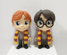 2018 Funko HARRY POTTER & RON WEASLEY In Hogwarts Uniforms Vinyl Toy Figures!