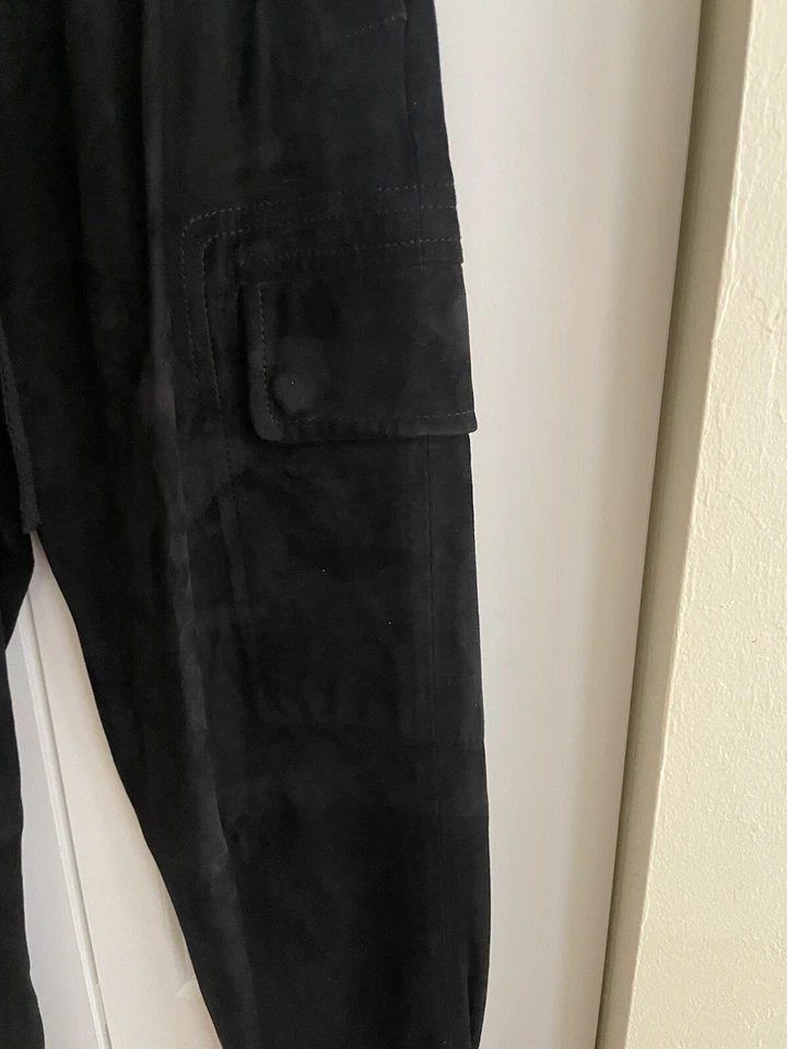 Pantalones cargo Vince, nuevos con etiquetas $995, 100 % cuero de cabra fino, traje negro, talla S-M Foto 3 de 4