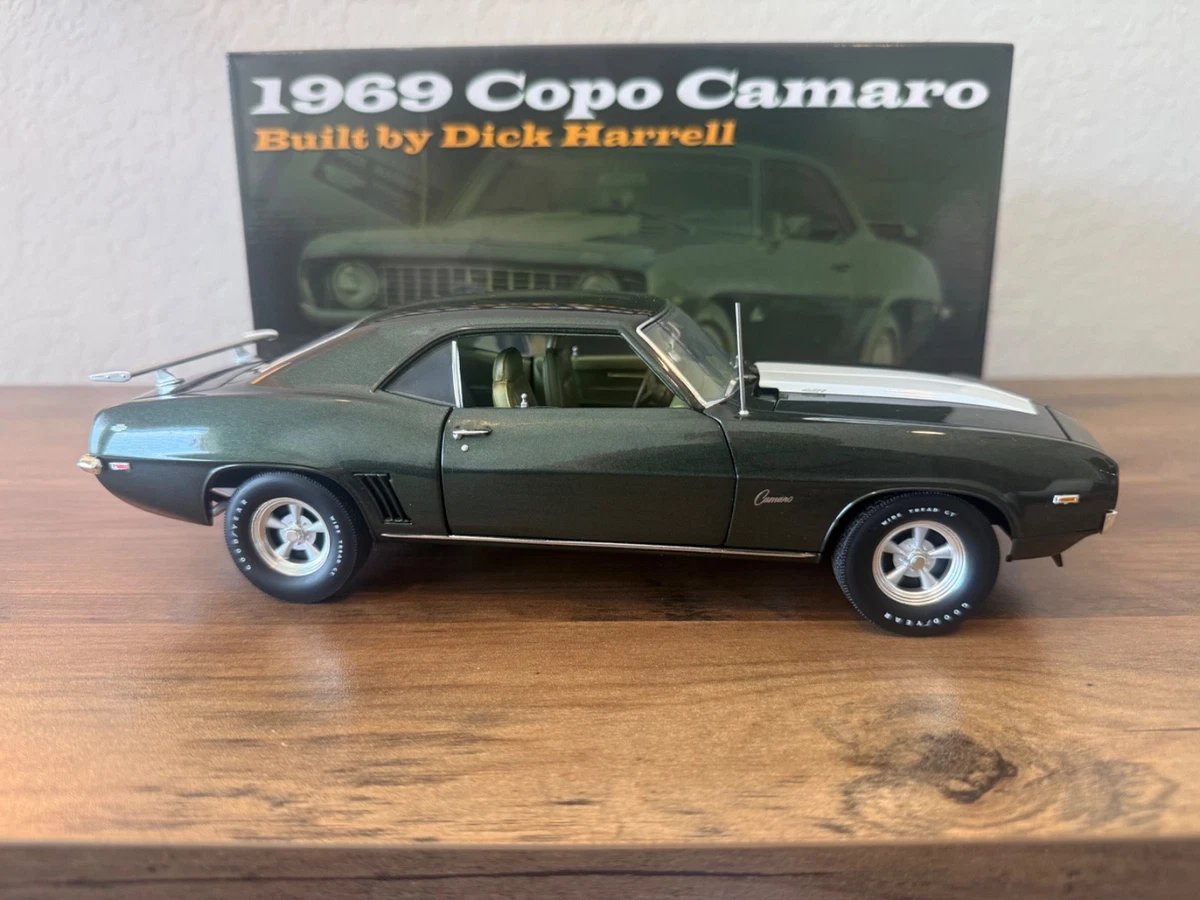 Chevrolet Camaro 1:18 Scale 1969 Vehicle Year Contemporary