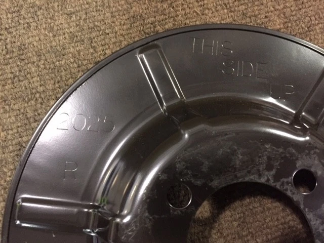 SE ADAPTA A CHEVROLET PONTIAC MALIBU G6 SHIELD RR BRK 2004-2012 22705358 - NUEVO OEM Foto 2 de 4