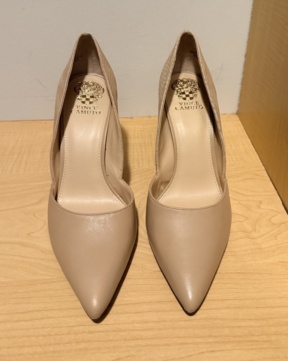 Vince Camuto Beige Leather Pointed Toe Stiletto Pumps Textured Heel Size 10/42