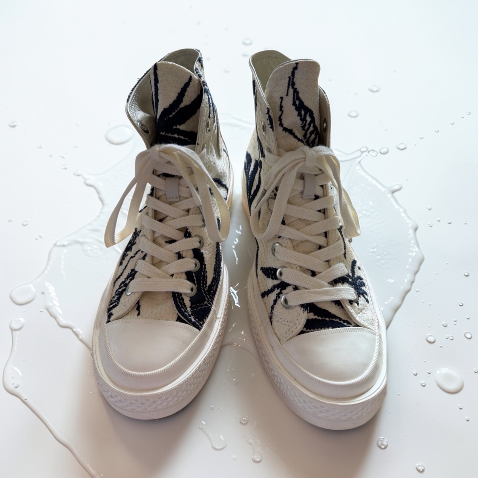 MENS RARE CONVERSE FIRST STRING CHUCK TAYLOR FLORAL VIBRAM UNISEX SIZE UK 9. SAM image 2