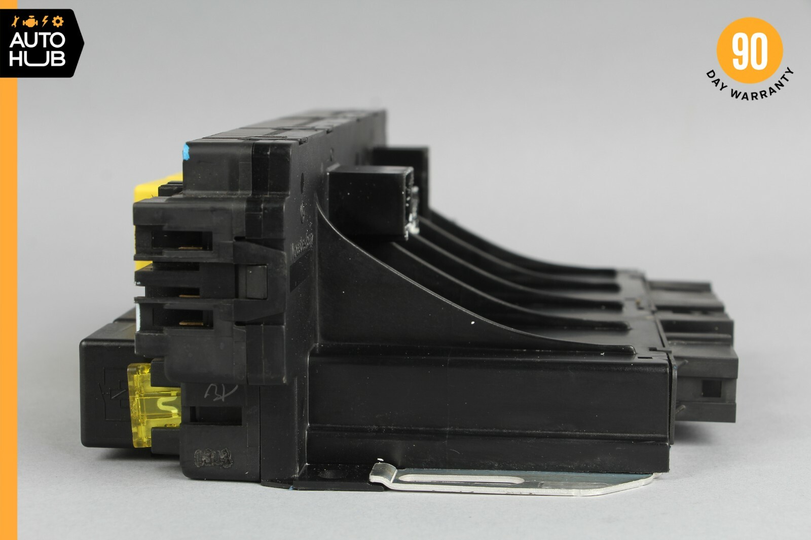 03-12 Mercedes R230 SL500 SL550 SLR Front Left SAM Fuse Box Control Module 82k