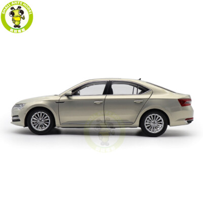 1/18　シュコダ スペルブ　ハッチ　SKODA Superb TSI　上海VW 1/18 VW SKODA SuperB Gold Diecast Model Car Gifts For Friends