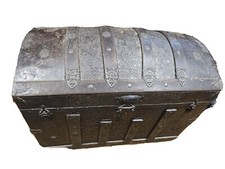 antique steamer trunk