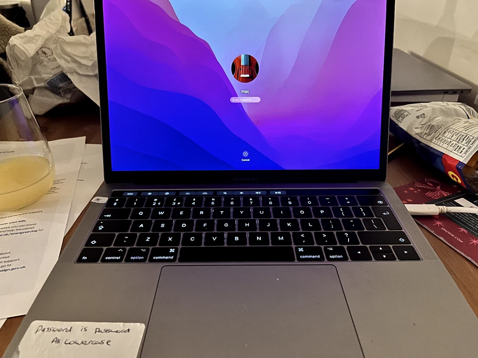 Apple MacBook Pro 13" · i5 7th gen 2.7 GHz · 8GB · 256GB, photo 3 of 5