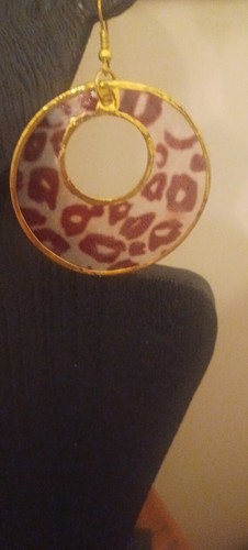 Unique Shell Circular Drop Earrings With Burgandy And Gold Toned Accents - Picture 4 of 11