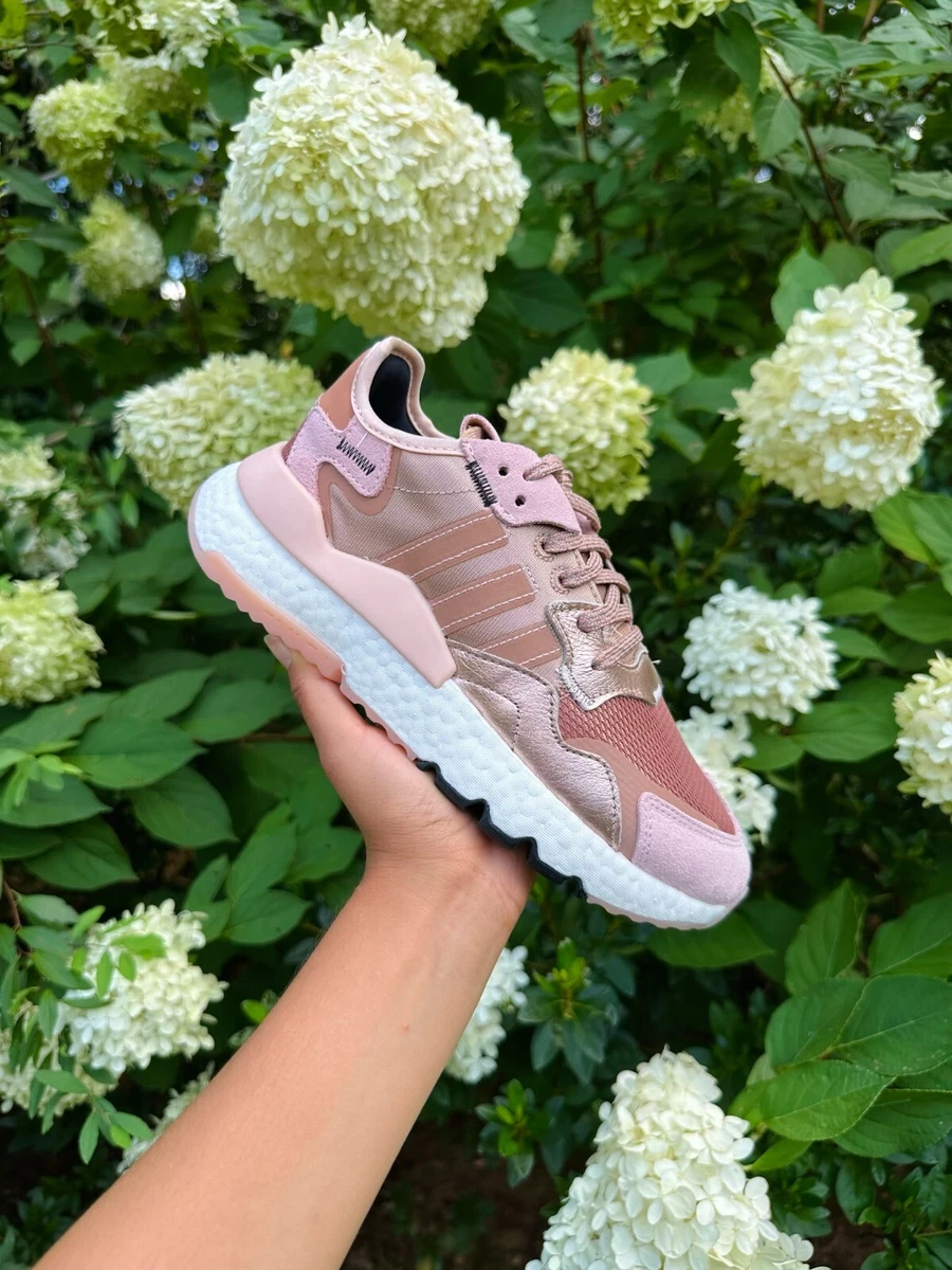 Adidas jogger rosa 2025