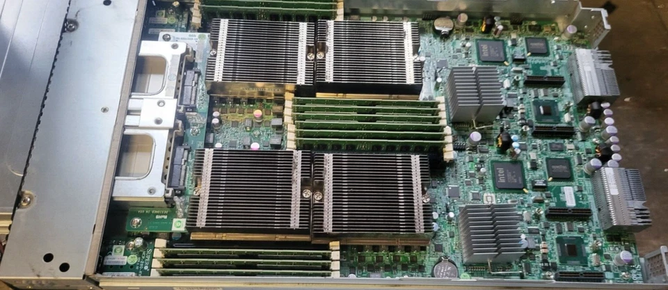 SUPERMICRO B8DTT REV 2.0 SUPERBLADE DUAL NODE BLADE SERVER (R5S9.4) - Immagine 2 di 4