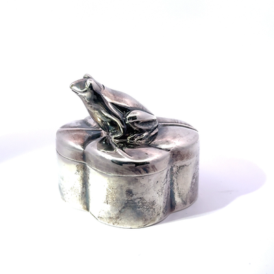 ティファニー　びっくり箱　シルバー　ピエロ　インテリア　silver 銀製　置物 Tiffany & Co. Sterling Silver 925 Frog on Lily Pad Pill Box | eBay
