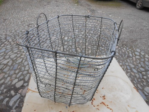 ANTIQUE RUSTIC GALVANISED WIRE BASKET / LOG BASKET / PLANTER - Picture 4 of 7