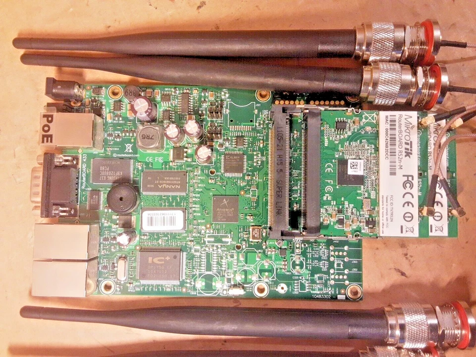 1 X Mikrotik RouterBoard RB433  + 2 x  R52n-M miniPCI network adaptors + ANTENNA - Image 4 of 4