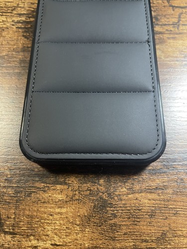 iphone 14 /14 Pro/14 Pro Max Black puffer case - Photo 2 sur 8