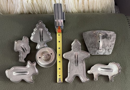 Lot 15 Metal Christmas Cookie Cutters w/Handles Tree Santa Gingerbread Man Asstd - Picture 3 of 3