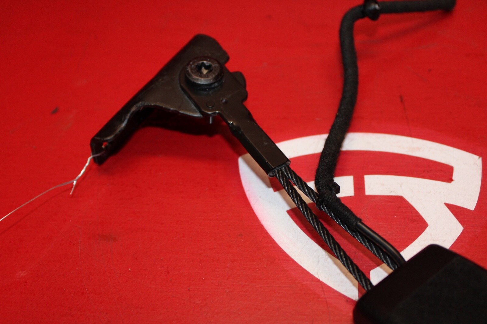 Maserati Ghibli 2014-2019 LEFT Seat belt buckle