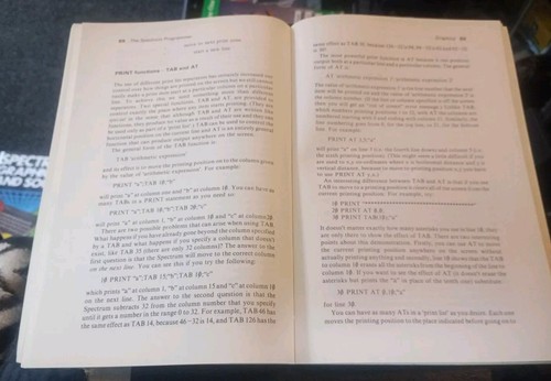 THE SPECTRUM PROGRAMMER ILLUSTRATED 137 pages S.M.GEE Granada Used  - Afbeelding 4 van 8