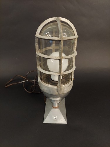 Vintage Simplet Industrial Light Fixture - Picture 7 of 18