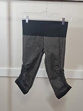 Lululemon Ebb And Flow Capri Yoga Leggings Scrunched Designs Size 6