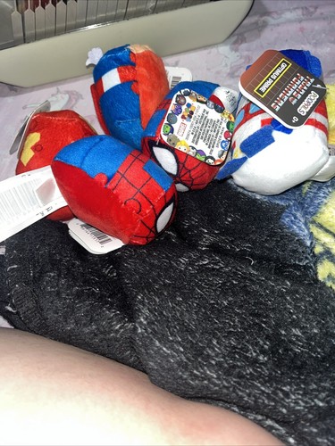 Disney Marvel Tsum Tsum: 2 Spider-Man 1 Transforming (2.5" Mini Plush)