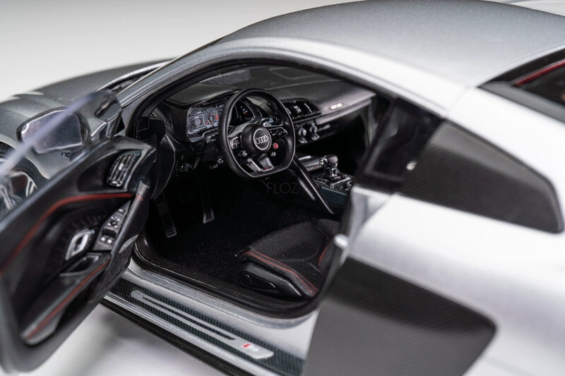 【値下げ可】Audi R8 V10 Plus 特別版 1:18 値下げ可】Audi R8 V10 Plus 特別版 1:18 Original Authorized
