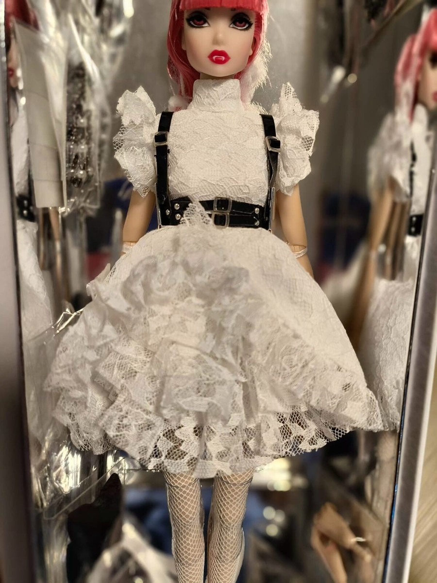 Integrity Toys Fashion Royalty Nippon Misaki First Bite