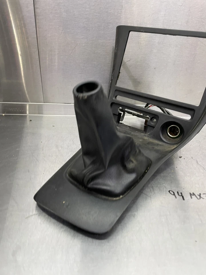 94 95 Mazda Mx-3 Mx3 GS Radio Bisel Cambio Envolvente Tablero Tablero Cubierta Panel Foto 2 de 4