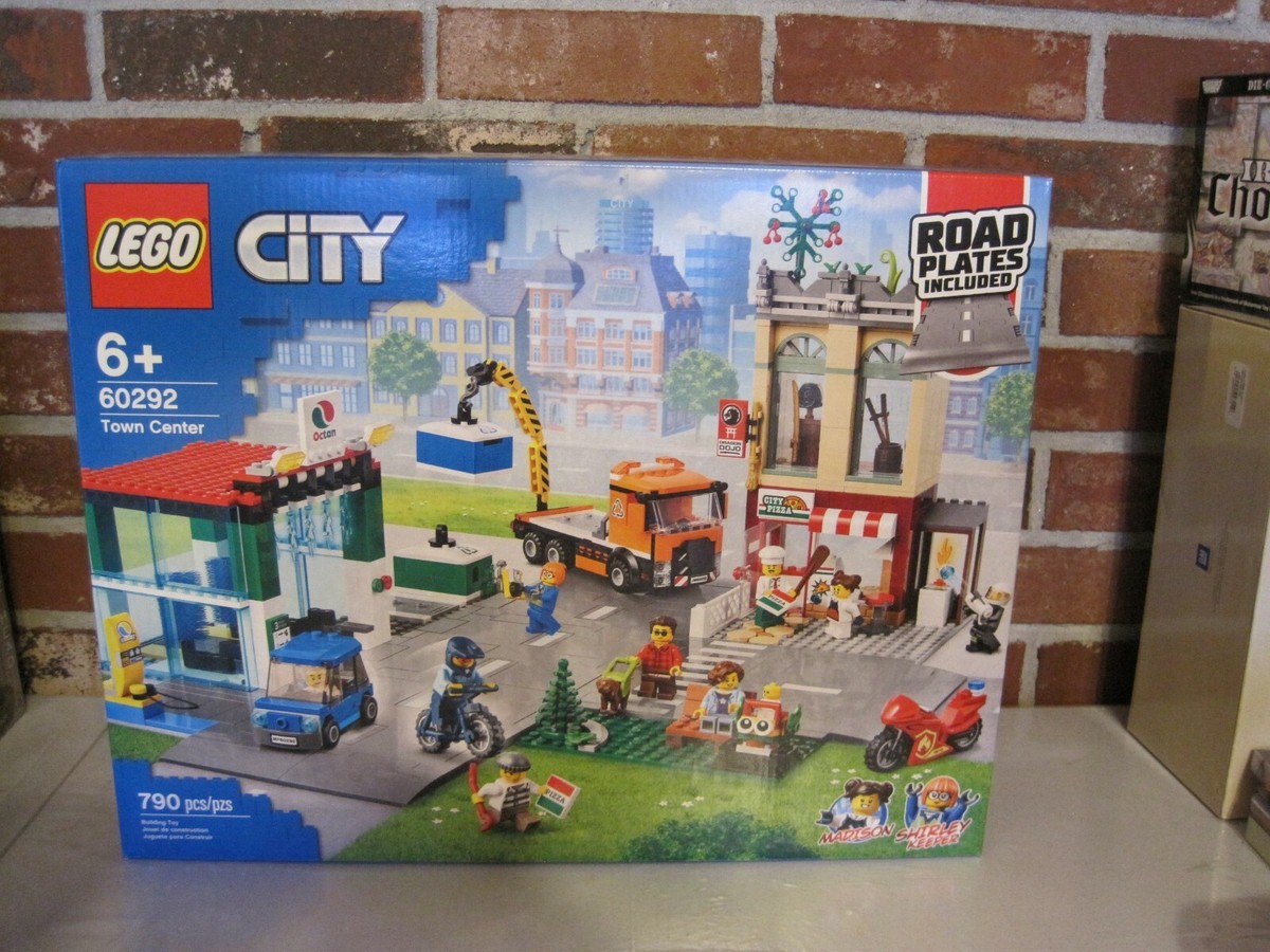 2021 LEGO CITY 60292 TOWN CENTER (790 PIECES) ROAD PLATES INCLUDED