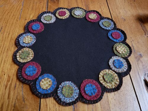  Handcrafted Wool Applique Penny Rug Table Mat - Picture 1 of 2