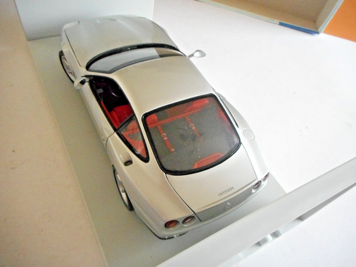 UT Models 22122 Ferrari 550 Maranello Argento 1:18 + scatola - Foto 5 di 13