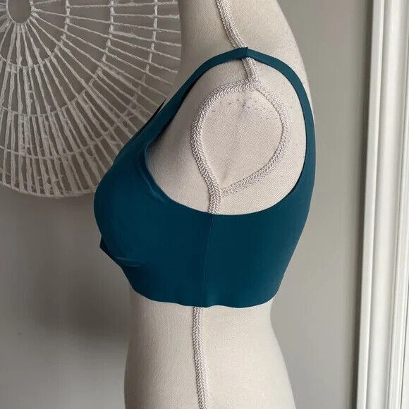 EUC Knix LuxeLift Pullover Wireless Removable Cups Bralette Blue