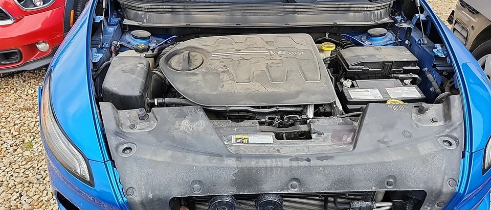 2017 吉普切诺基 3.2L 发动机电机原始设备制造商 142K 英里 (LKQ~438797405) — 第 3/4 张图片