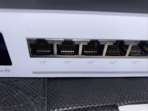 Ubiquiti Networks Enterprise 8-Port Multi-Gigabit Layer 3 PoE Switch - Picture 3 of 12