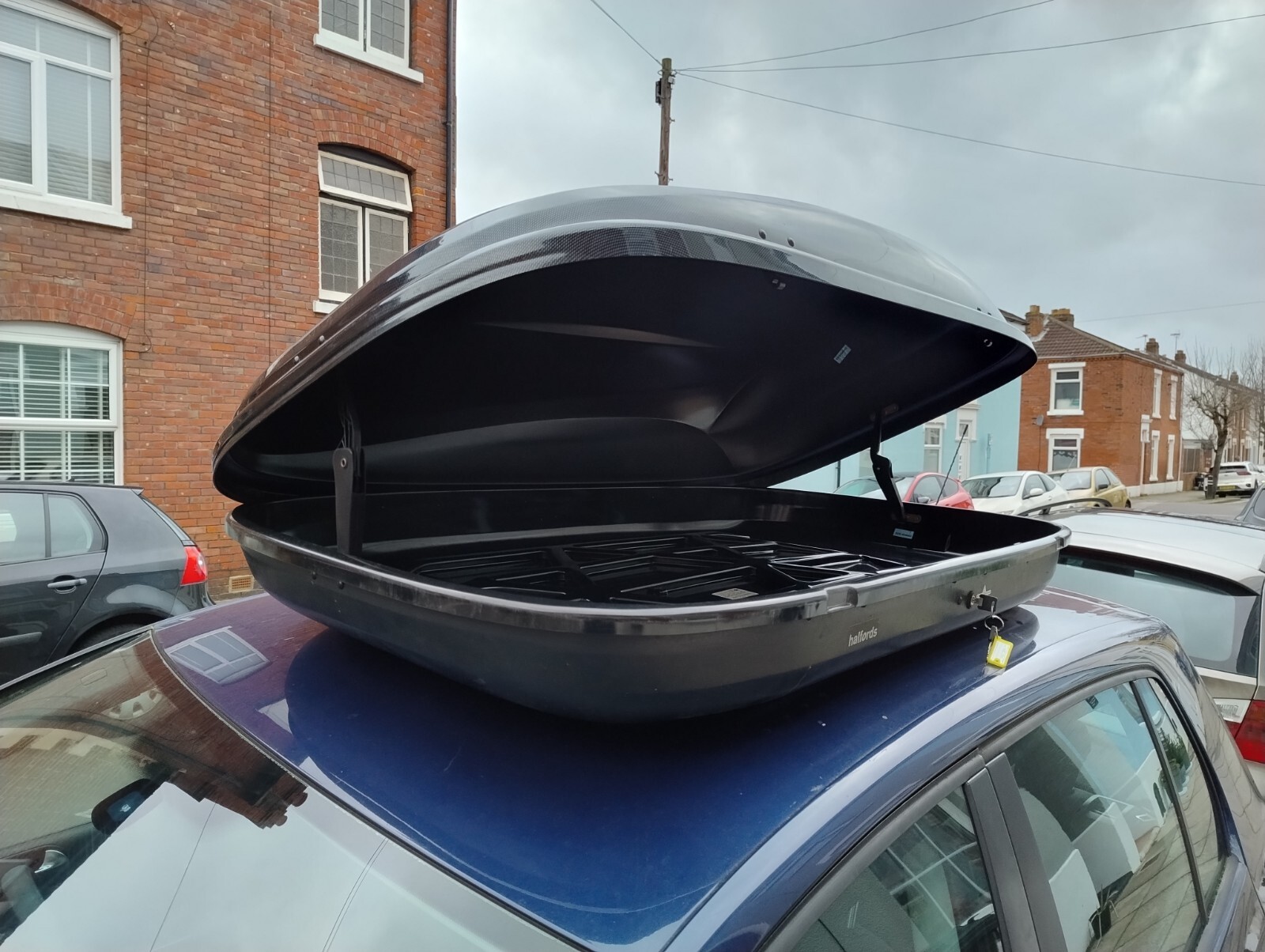 Halfords car roof box 460 Litre. 160cm Carbon Fibre Style. eBay