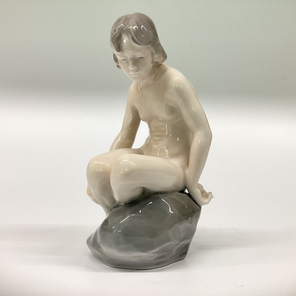 Litel girl nackt  Royal Copenhagen Figurine Little Mermaid #4027 Nude Girl On A Rock Denmark  | eBay