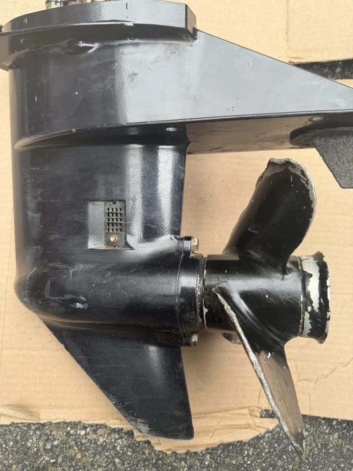 2010 Nissan/Tohatsu 9.8HP NS9.8A3 4-Stroke Outboard Lower Unit Gearcase Assembly - Image 2 of 4