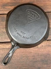 Wagner Ware Cast Iron #7 Pie Logo Skillet