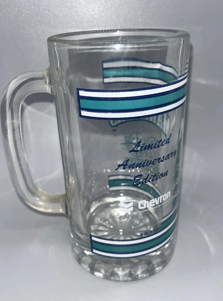 Taza de cerveza Chevron vintage años 90 vaso 20 aniversario vidrio en muy buen estado 1997 B1 Foto 3 de 4