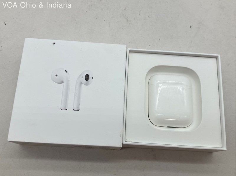 Apple AirPods 2nd Gen A2032 A2031 Wireless Earbuds with Charging Case A1602