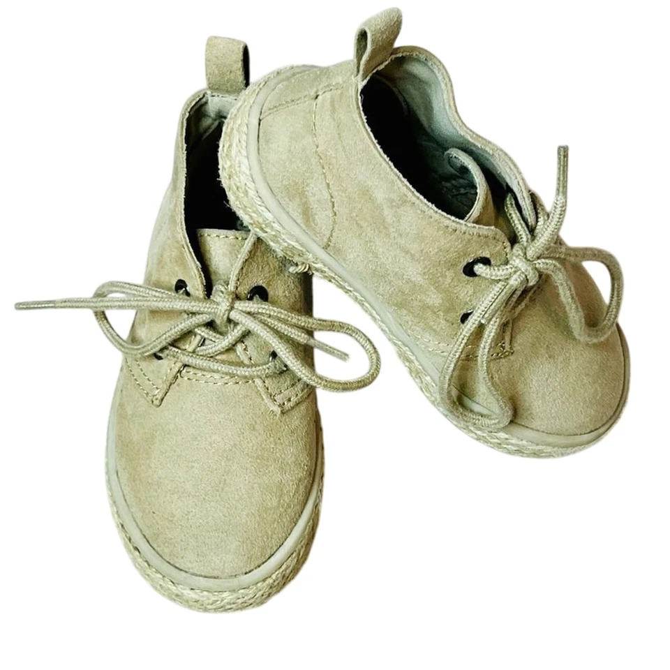 Botas Old Navy Criança Camurça Falsa Deserto Espadrille Top Alto Bege 6 Casuais Meninos - Imagem 3 de 4