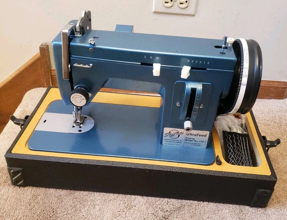Sailrite LSZ-1 Ultrafeed Sewing Machine Straight Zigzag In Case Monster Wheel - Image 2 of 4