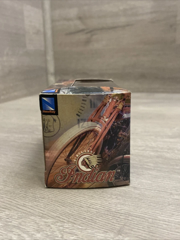 1939 Indian 4 Motorcycle /Diecast Model 1:32 /New Ray /Blue White. - Image 4 of 4