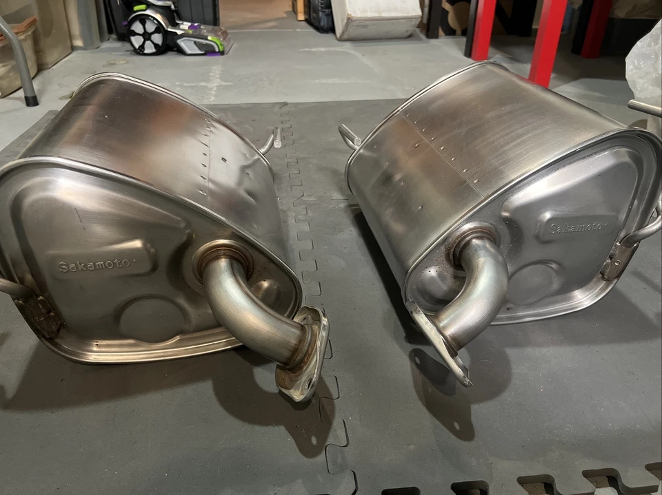 Juego de pares de silenciadores de stock Subaru WRX 2017 (MMVA1L y mmva1R) Foto 2 de 2