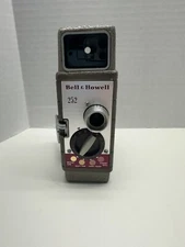 BELL & HOWELL TWO FIFTY TWO 8MM MOVIE FILM CAMERA VINTAGE - UNTESTED 