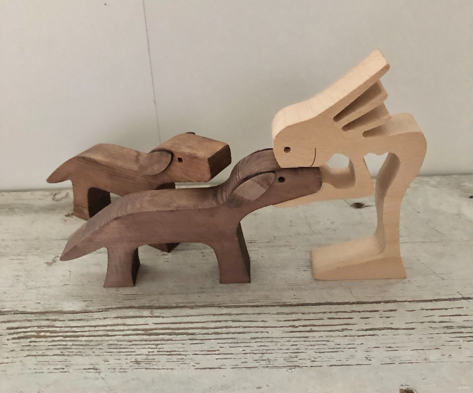 Geschnitzte Holzfiguren Frau & 2x Hund ca. 19,5 x 12,5 cm + Hund ca. 14x7cm