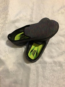 skechers go go max flip flops