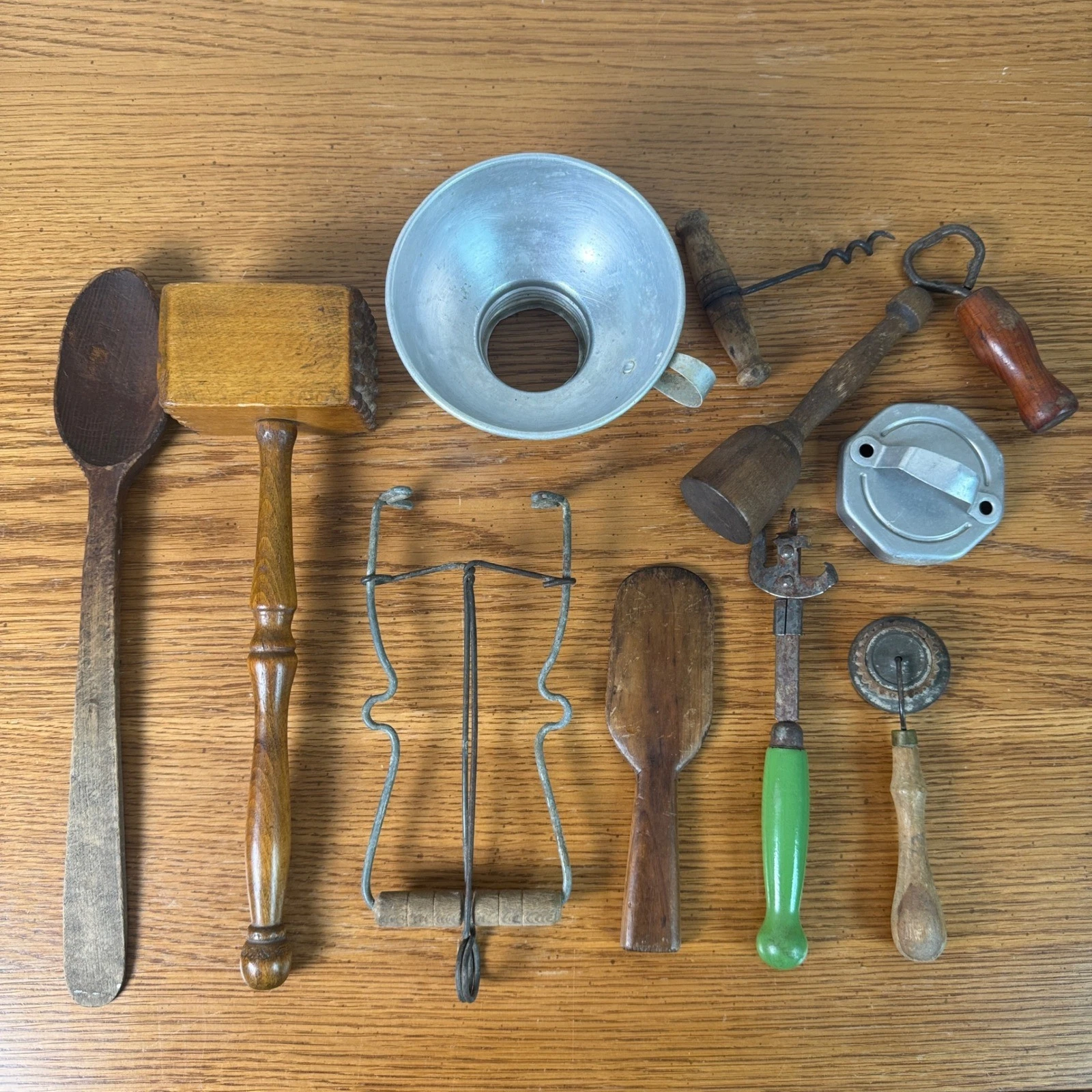 Vintage Rustic Kitchen Utensil Lot Wood Meat Tenderizer Spoon Bottle Opener 10pc
Opens in a new wind