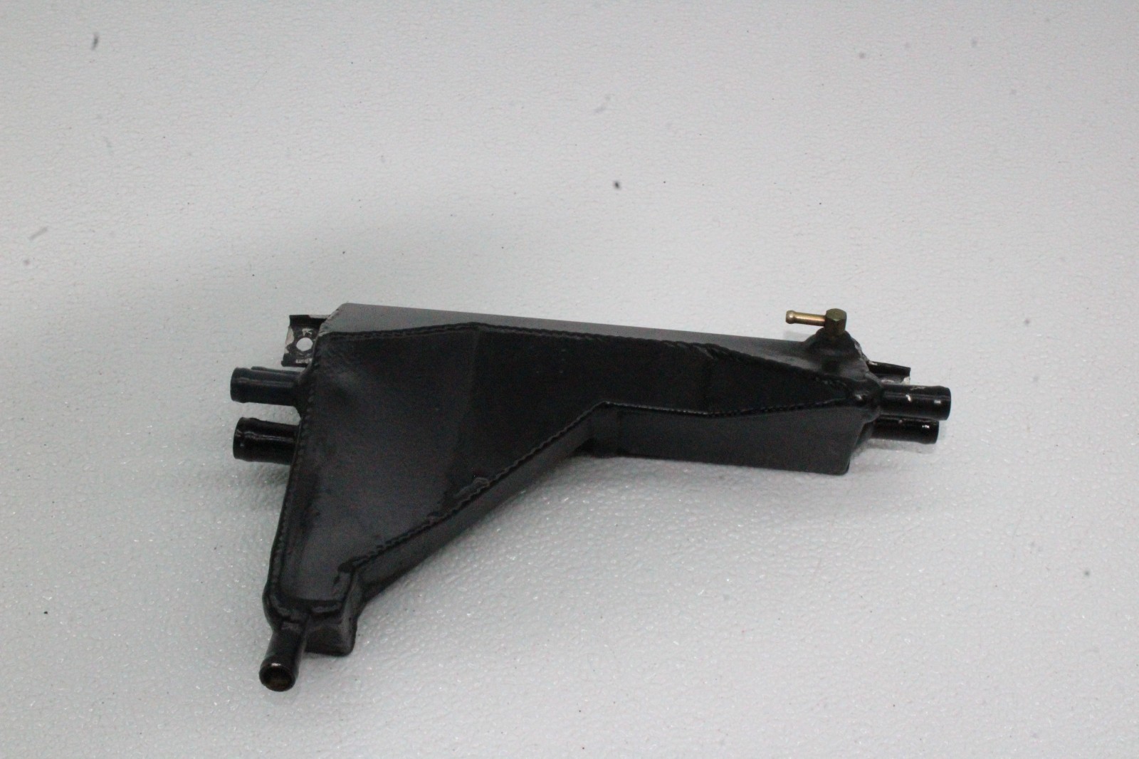 99-01 FERRARI 456 M ENGINE OIL VENT BODY CATCH CAN